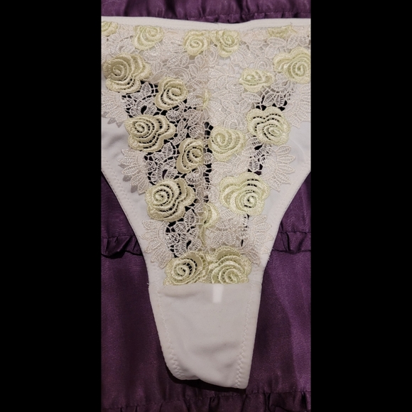 XL Thong Rose Embroidered Underwear - Picture 5 of 7